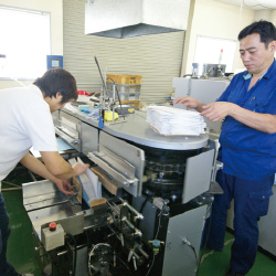 ホリゾン無線綴機
